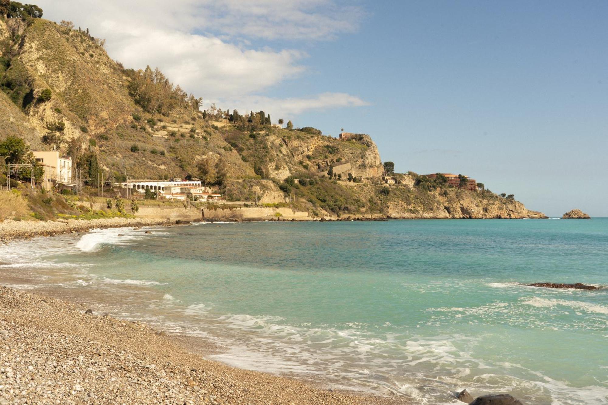 Johnny'S Suites Taormina Beach Bay Eksteriør billede