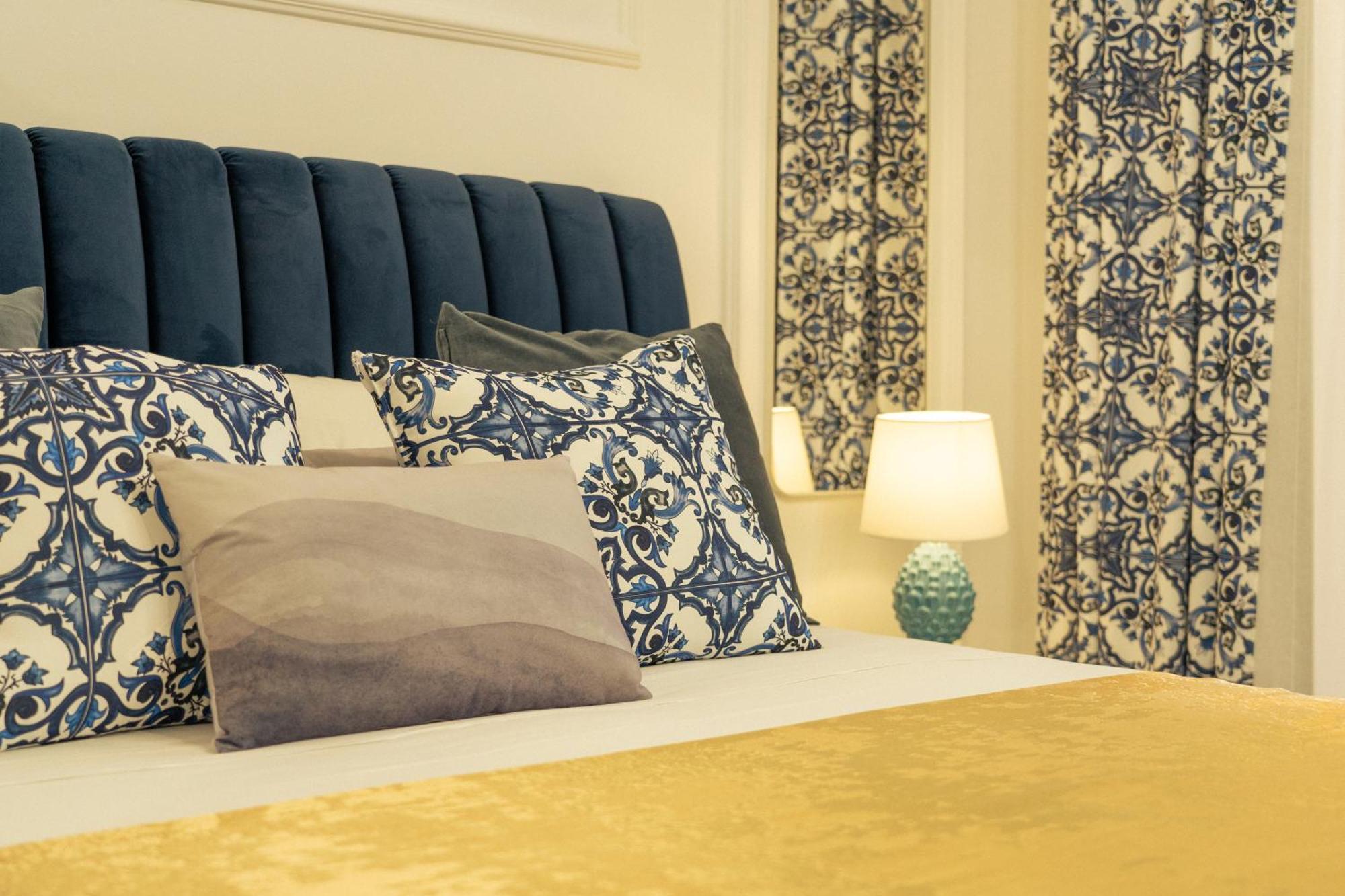 Johnny'S Suites Taormina Beach Bay Eksteriør billede