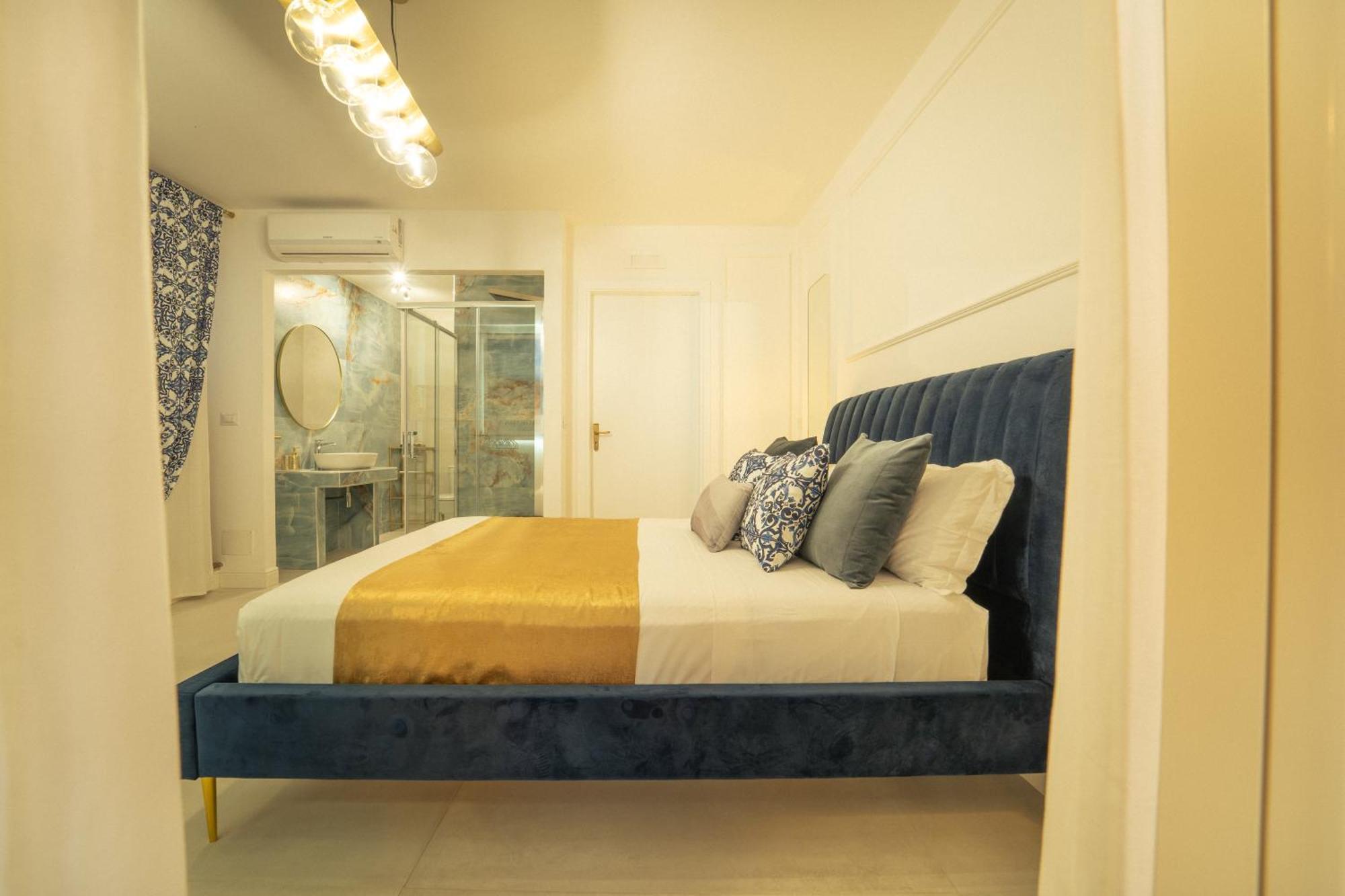Johnny'S Suites Taormina Beach Bay Eksteriør billede
