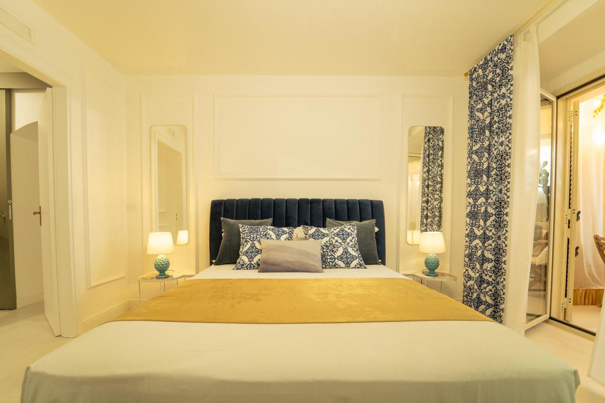 Johnny'S Suites Taormina Beach Bay Eksteriør billede