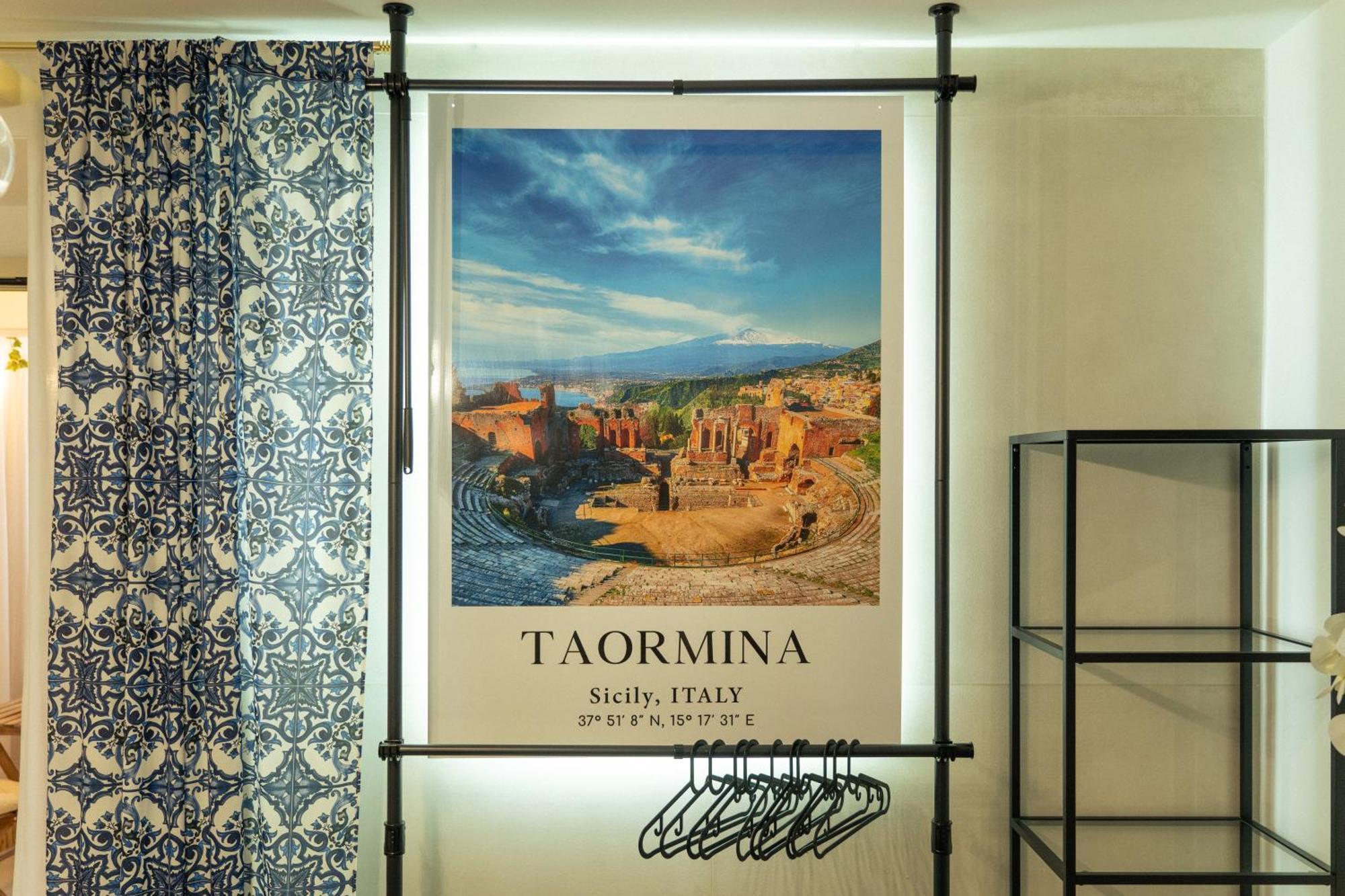 Johnny'S Suites Taormina Beach Bay Eksteriør billede