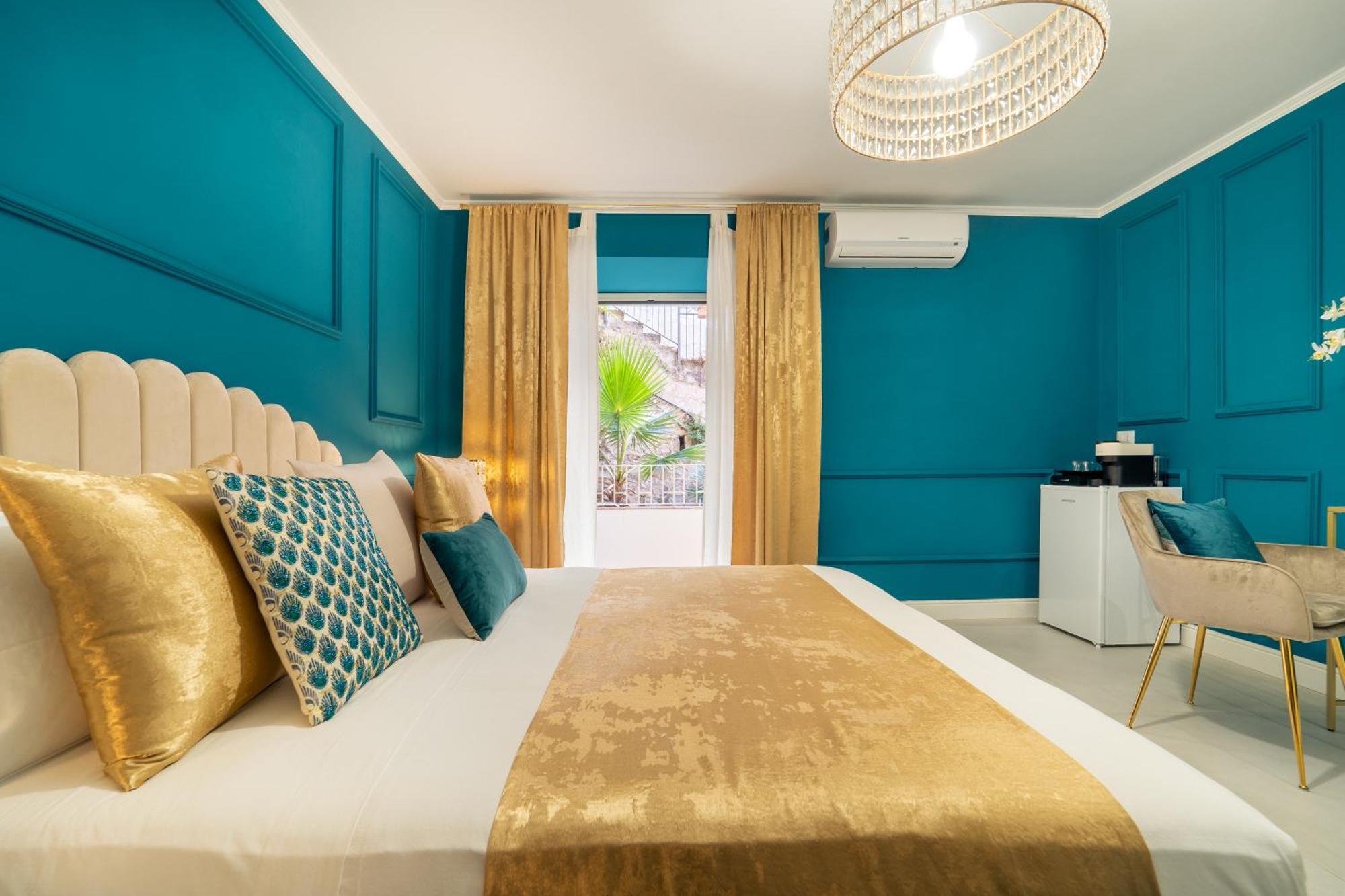 Johnny'S Suites Taormina Beach Bay Eksteriør billede
