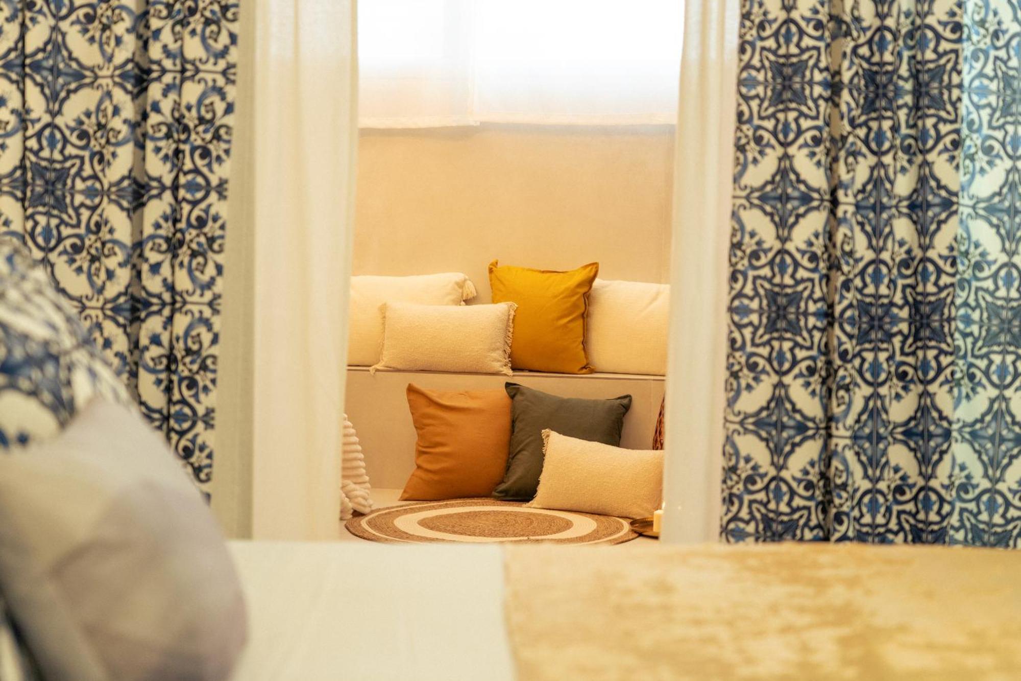 Johnny'S Suites Taormina Beach Bay Eksteriør billede